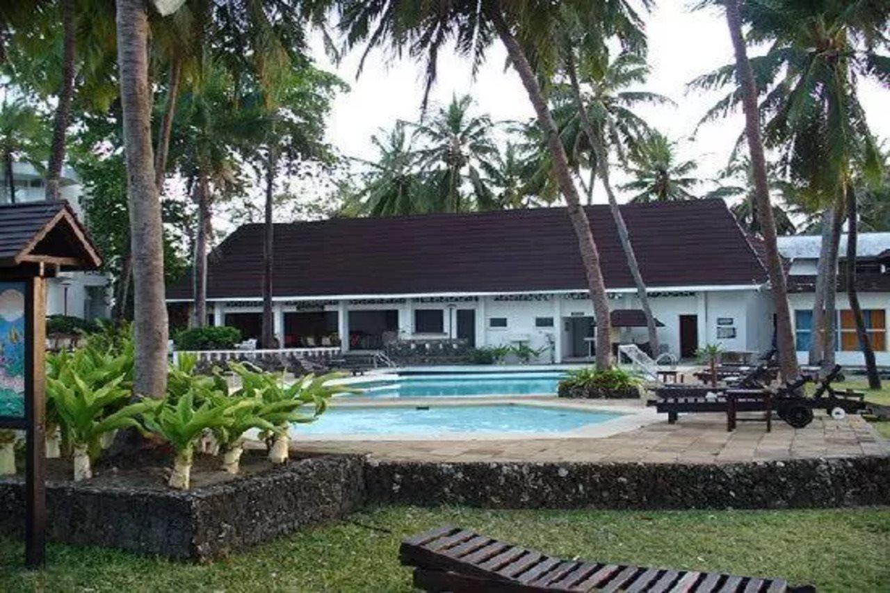 Kenya Bay Beach Hotel Bamburi Exterior photo