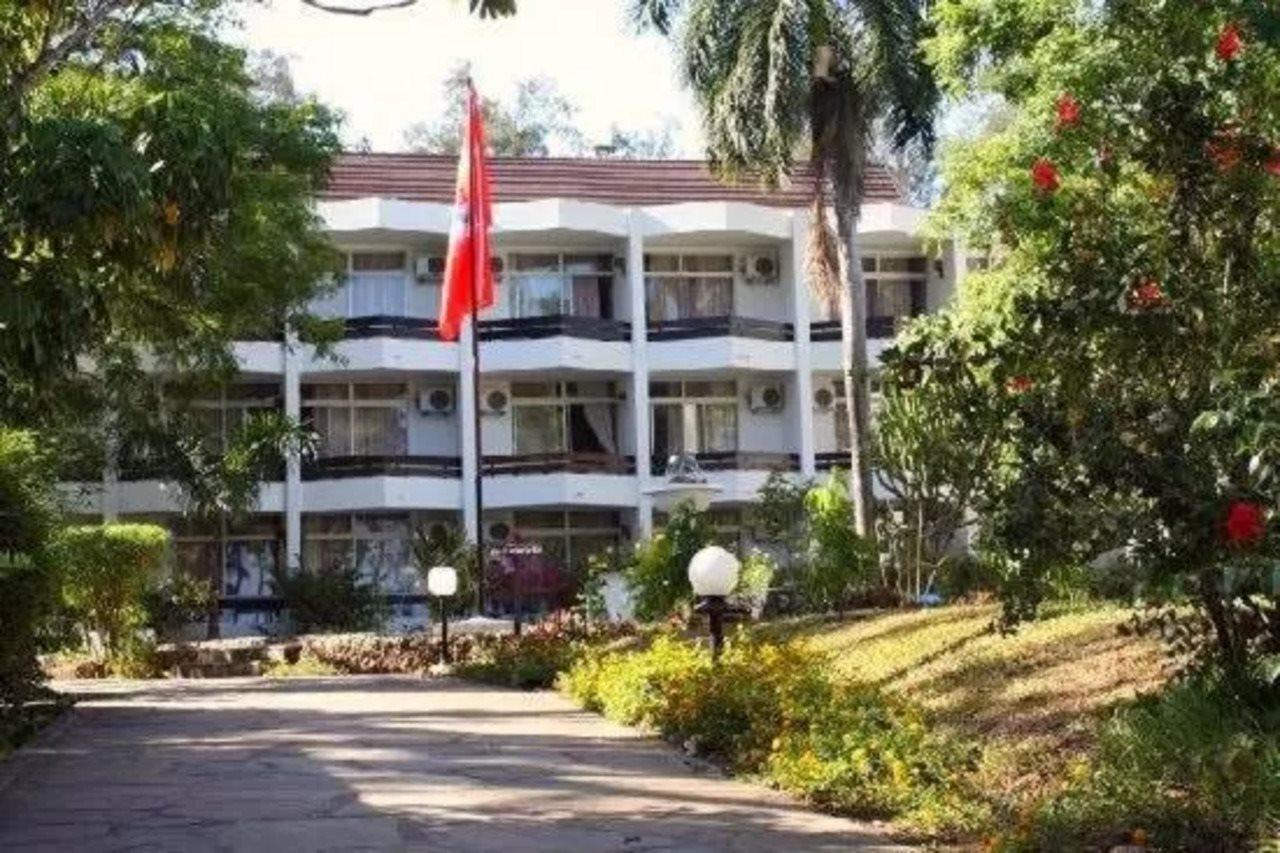 Kenya Bay Beach Hotel Bamburi Exterior photo