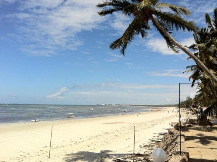 Kenya Bay Beach Hotel Bamburi Exterior photo