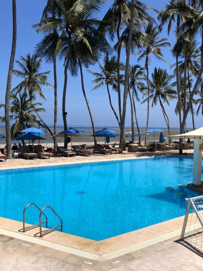 Kenya Bay Beach Hotel Bamburi Exterior photo