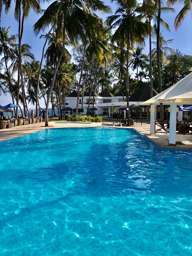 Kenya Bay Beach Hotel Bamburi Exterior photo