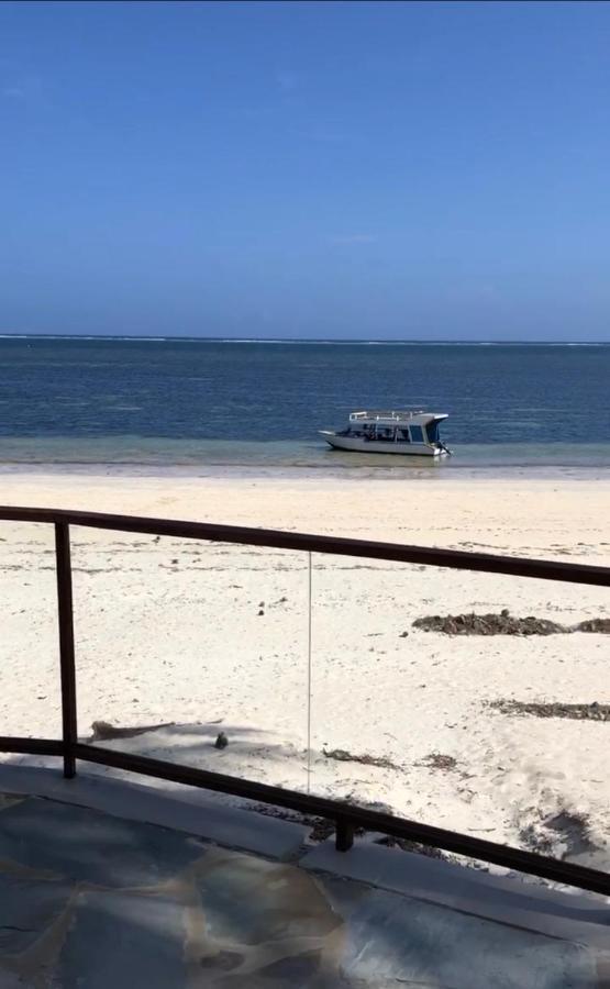 Kenya Bay Beach Hotel Bamburi Exterior photo