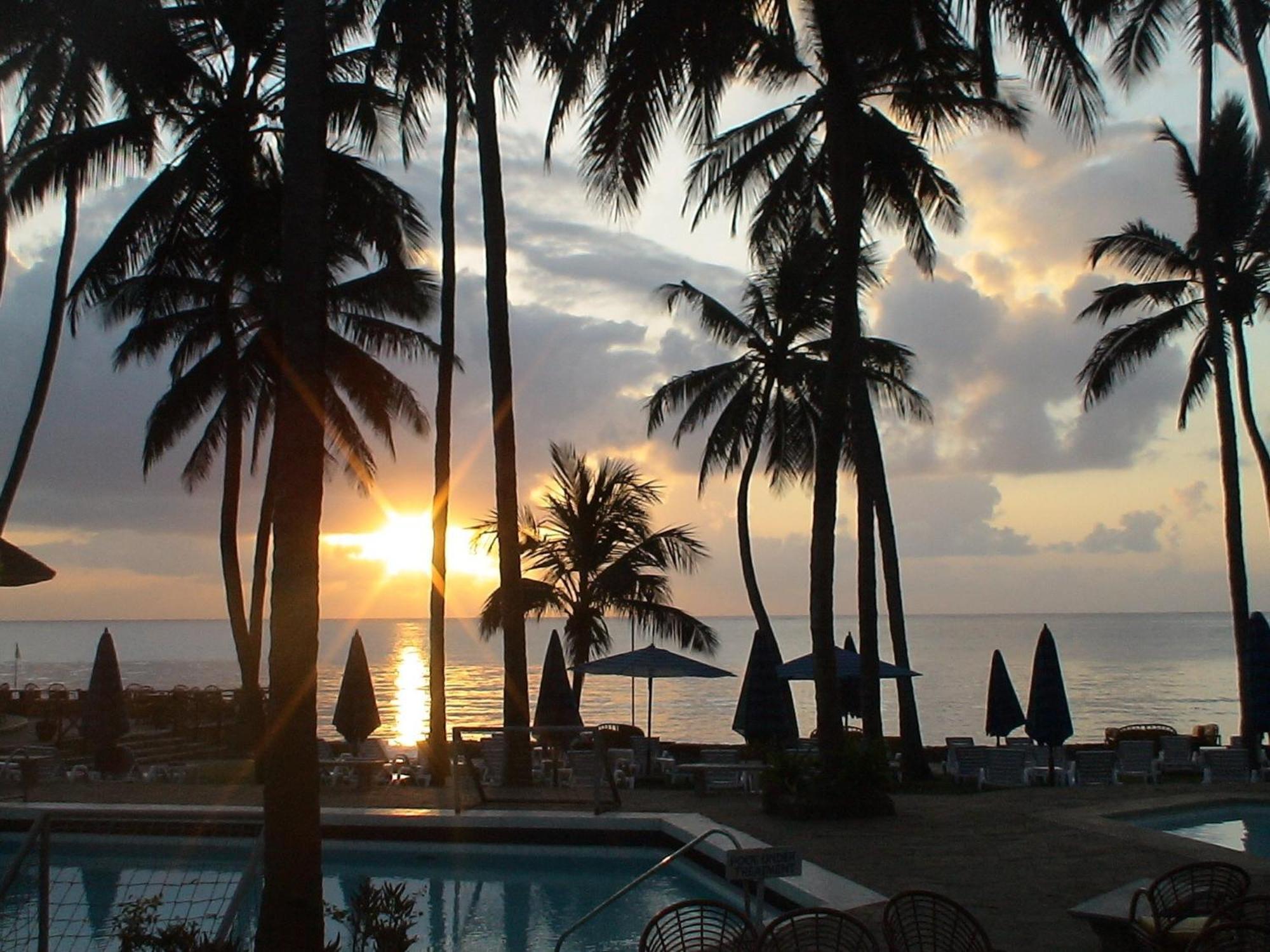 Kenya Bay Beach Hotel Bamburi Exterior photo