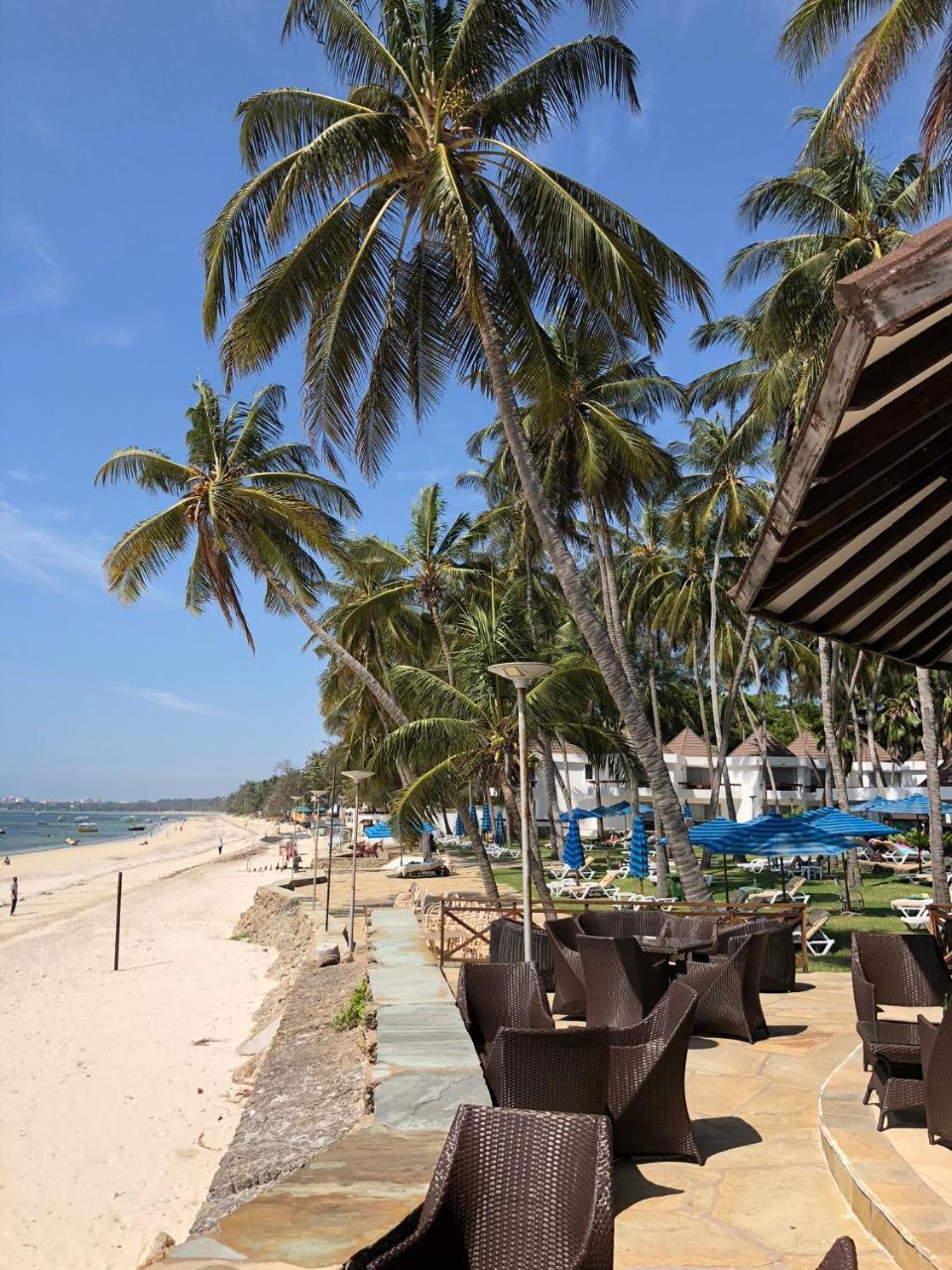 Kenya Bay Beach Hotel Bamburi Exterior photo